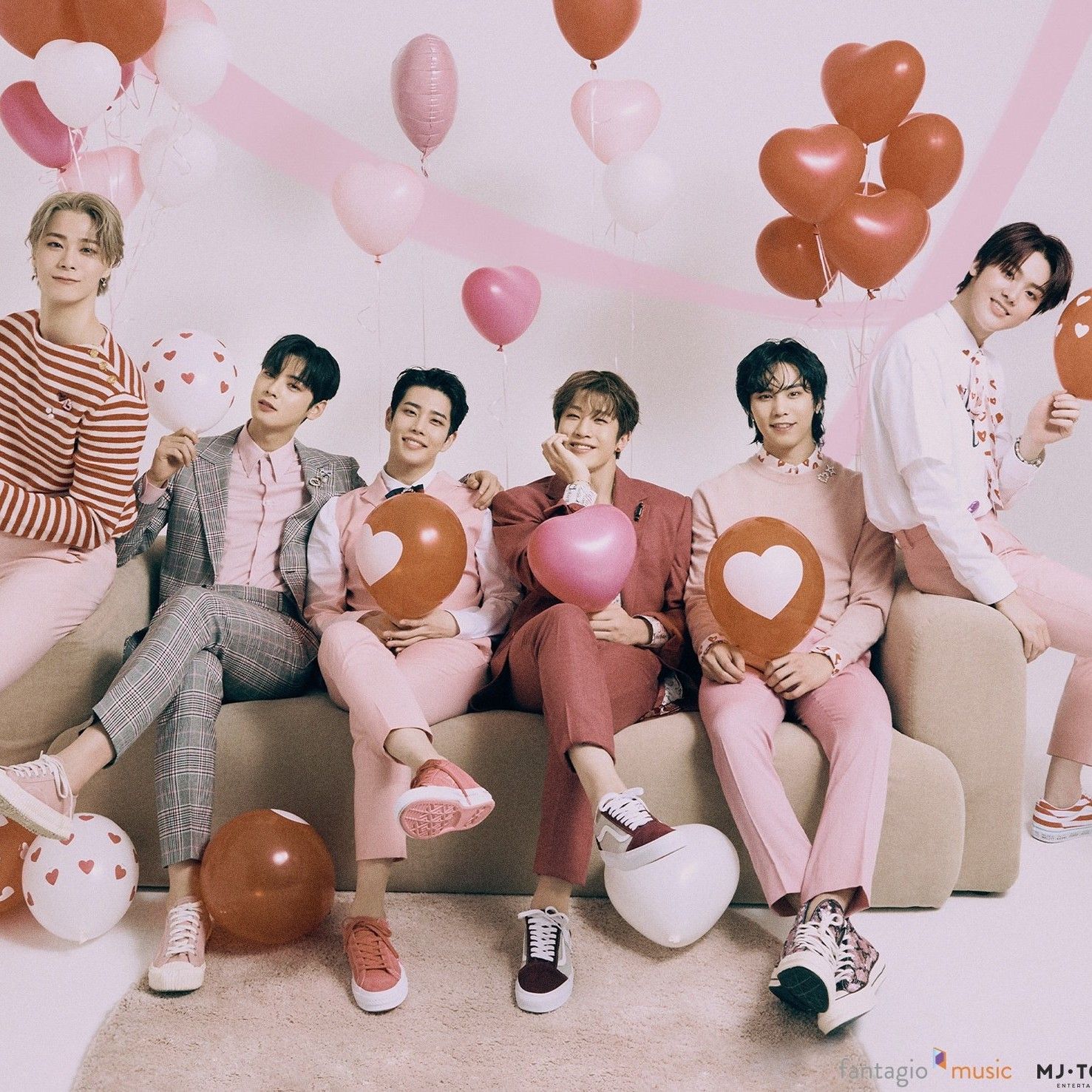 Recent activity shot of Cha Eunwoo