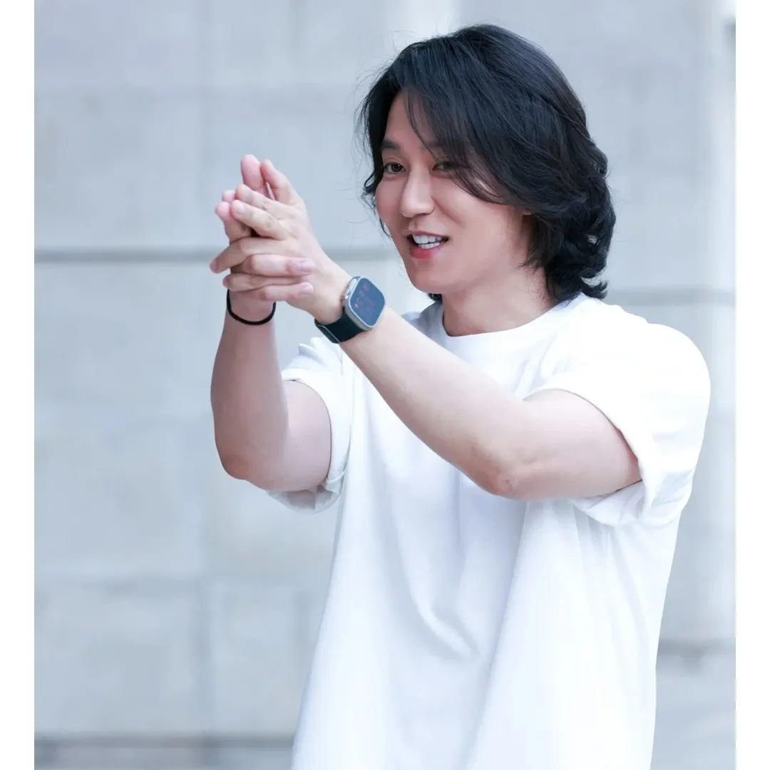Behind-the-scenes cut of Kim Namgil