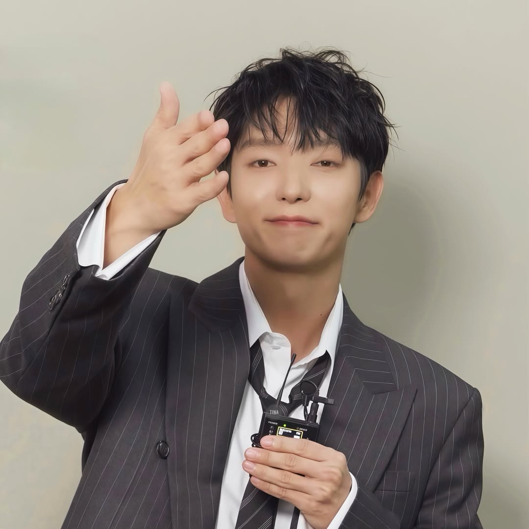 Behind-the-scenes cut of Lee Joongi