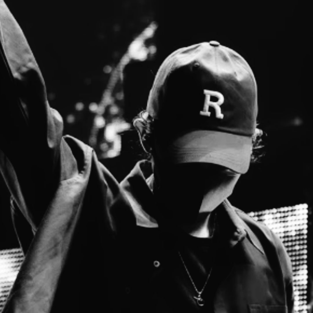 A moment captured by a fan of Lee Joongi