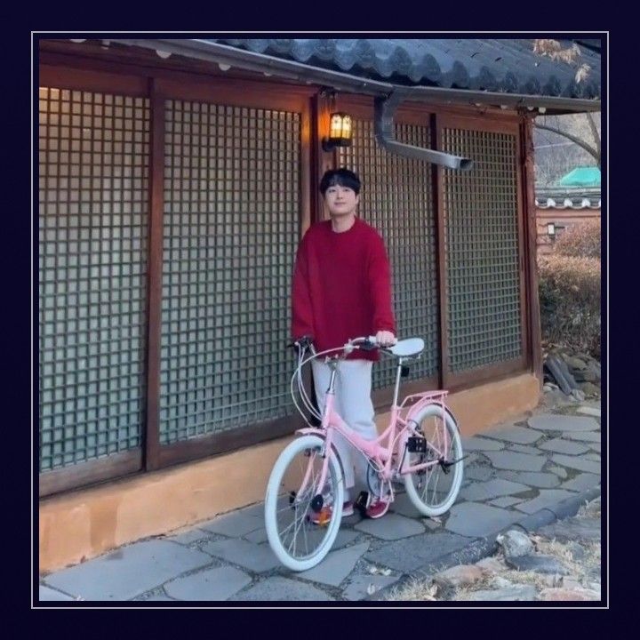 粉丝拍下的李灿元瞬间