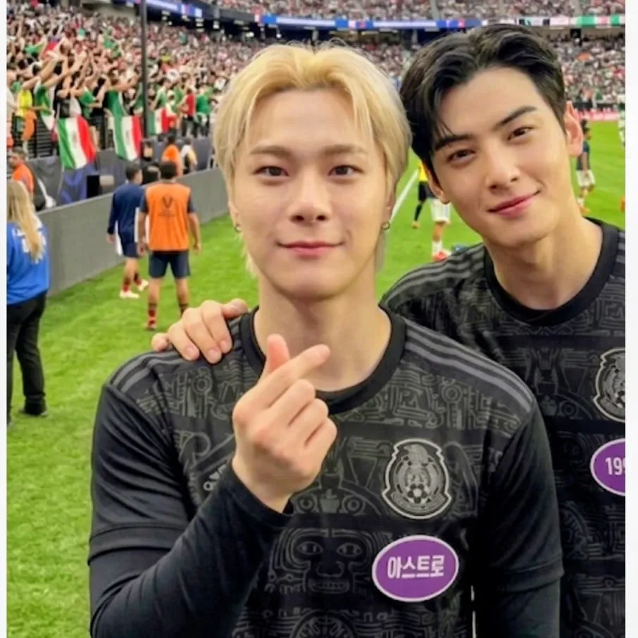 Latest photo of Cha Eunwoo