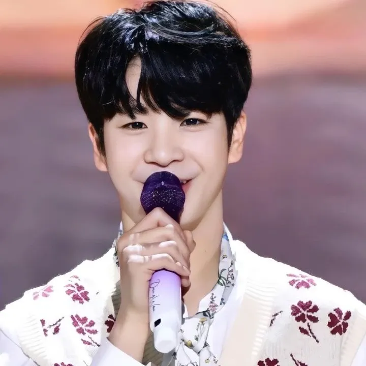 Latest photo of Jeong Dongwon
