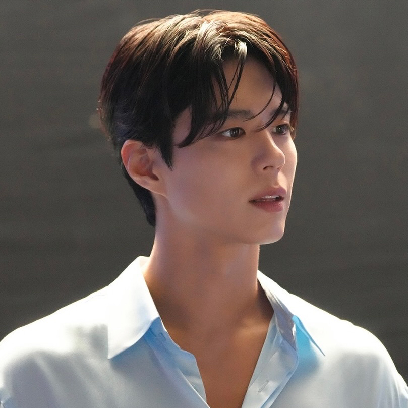 A moment captured by a fan of Park Bogum