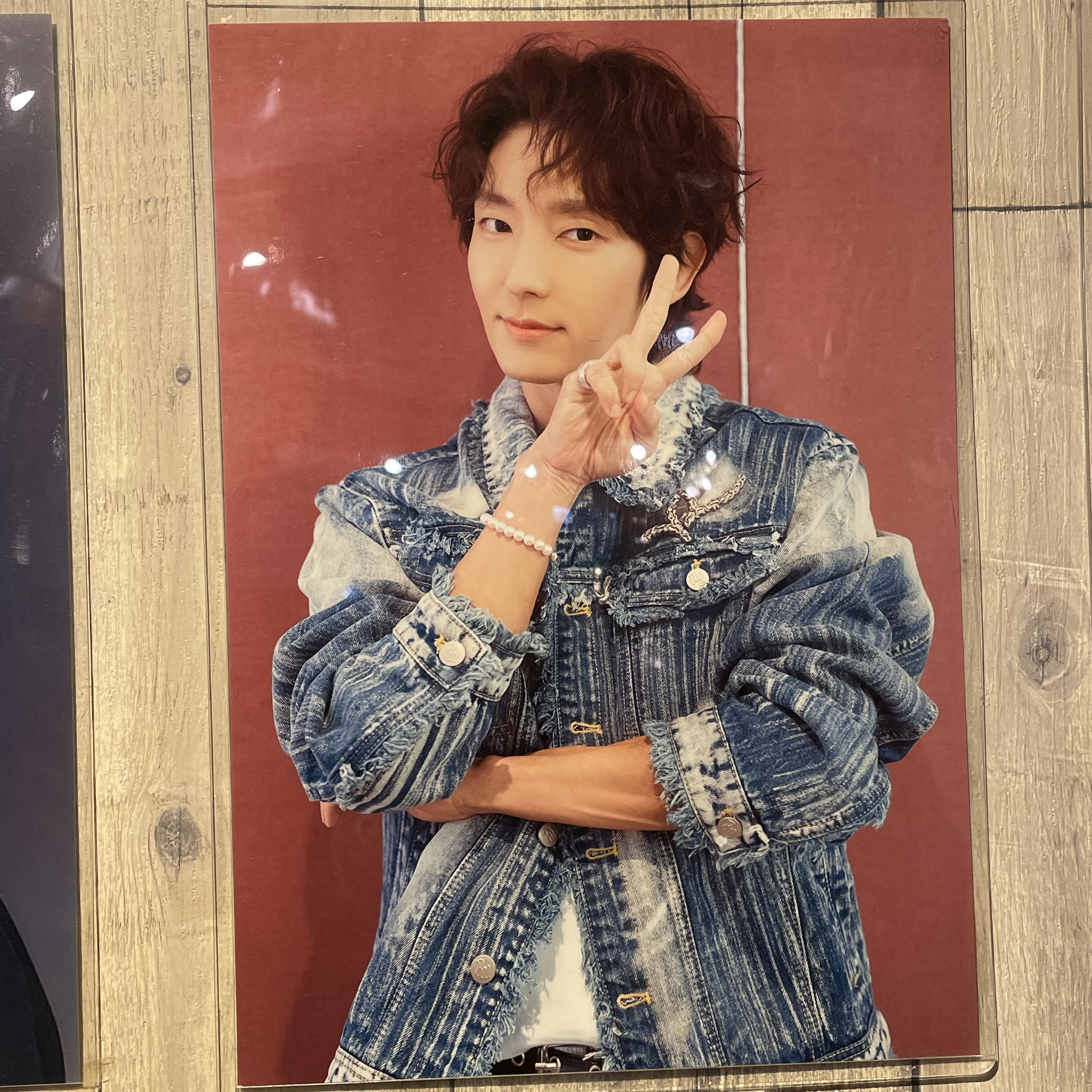 A moment captured by a fan of Lee Joongi