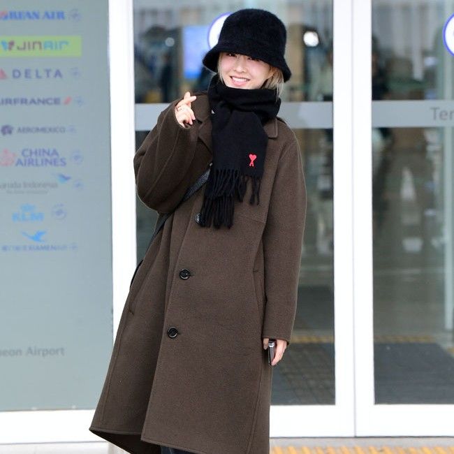 Behind-the-scenes cut of Park Boyoung