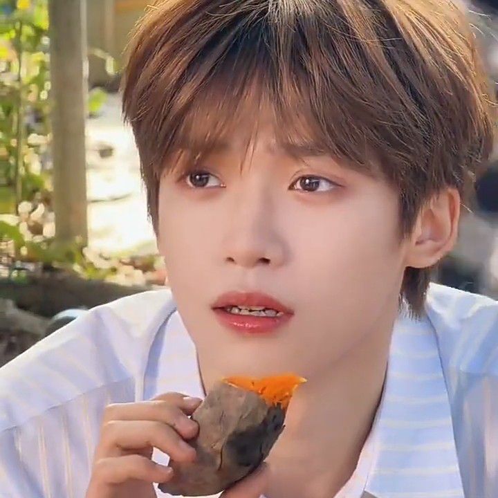 Behind-the-scenes cut of Zi Yu