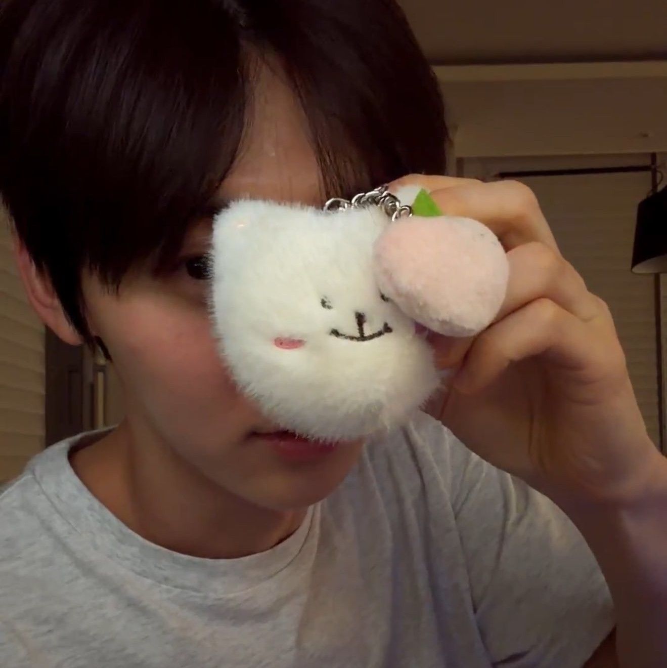 A moment captured by a fan of Hwang Minhyun