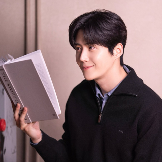 Foto kegiatan terbaru dari Kim Seonho