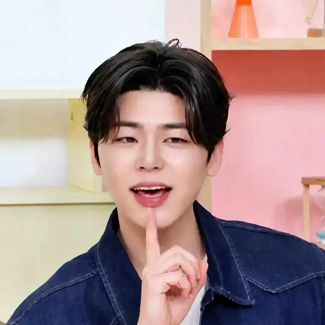 박지현 최근 활동샷