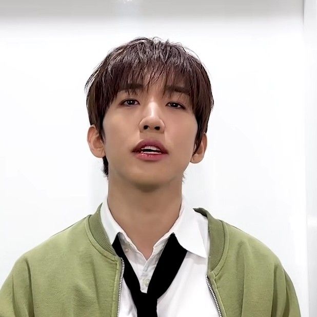 粉絲拍下的李承允瞬間