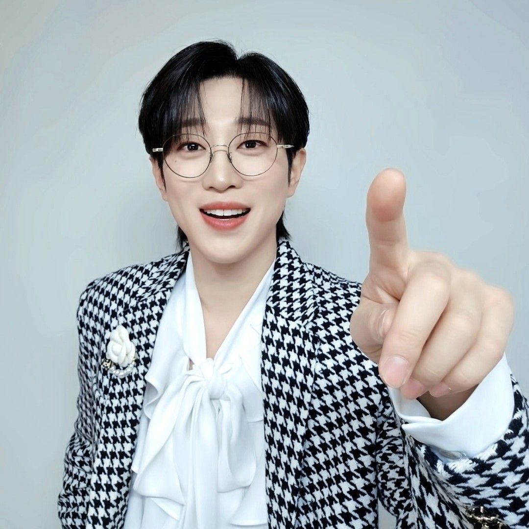 A moment captured by a fan of An Sunghoon