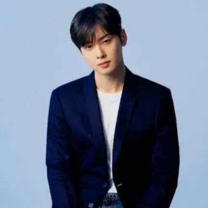 A moment captured by a fan of Cha Eunwoo