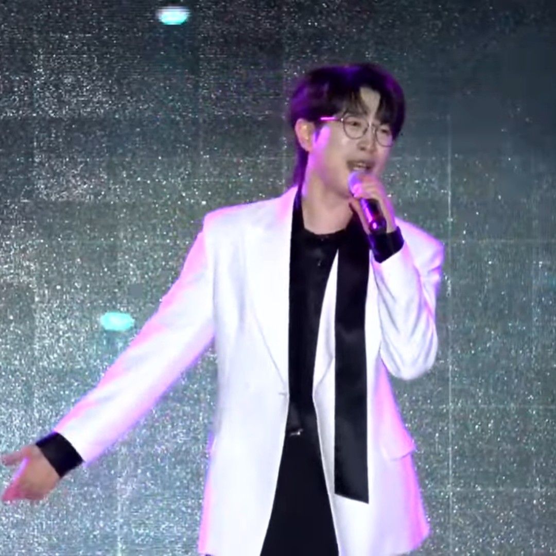 Behind-the-scenes cut of An Sunghoon