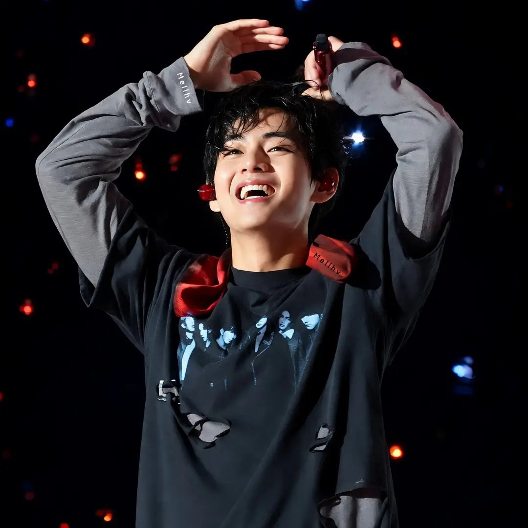 Recent activity shot of Kim Taehyung (V)