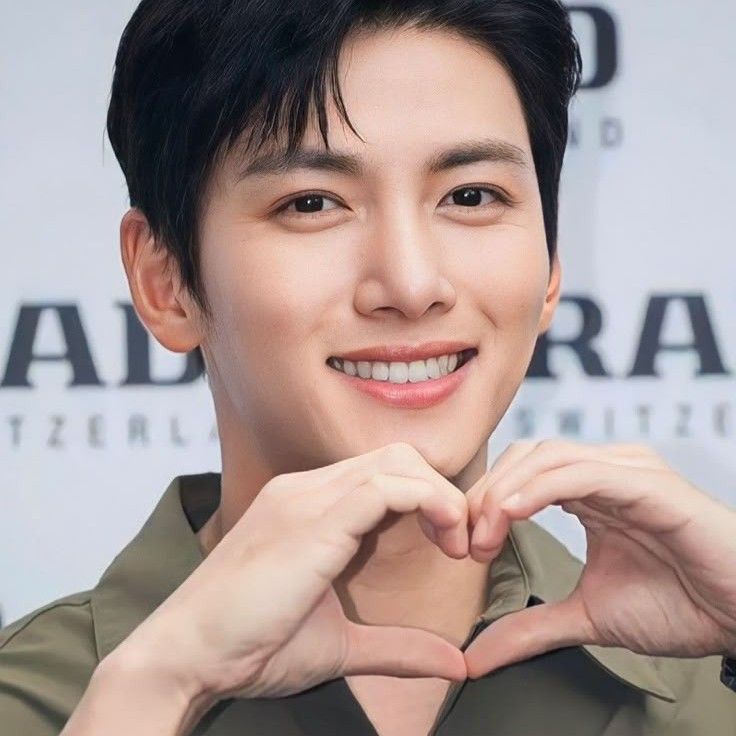 Behind-the-scenes cut of Ji Changwook