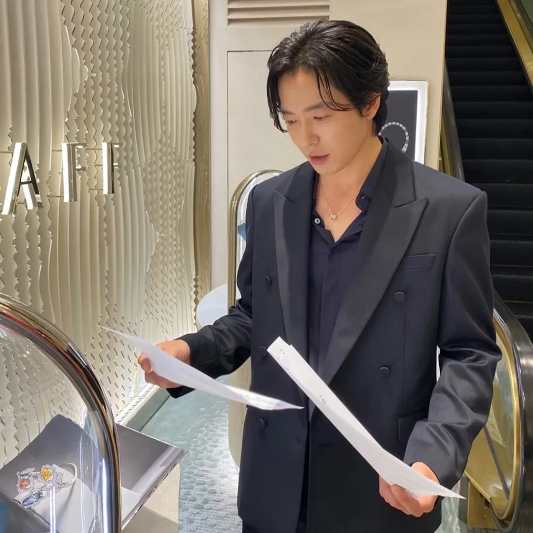 Momen yang diabadikan oleh penggemar Kim Jaewook