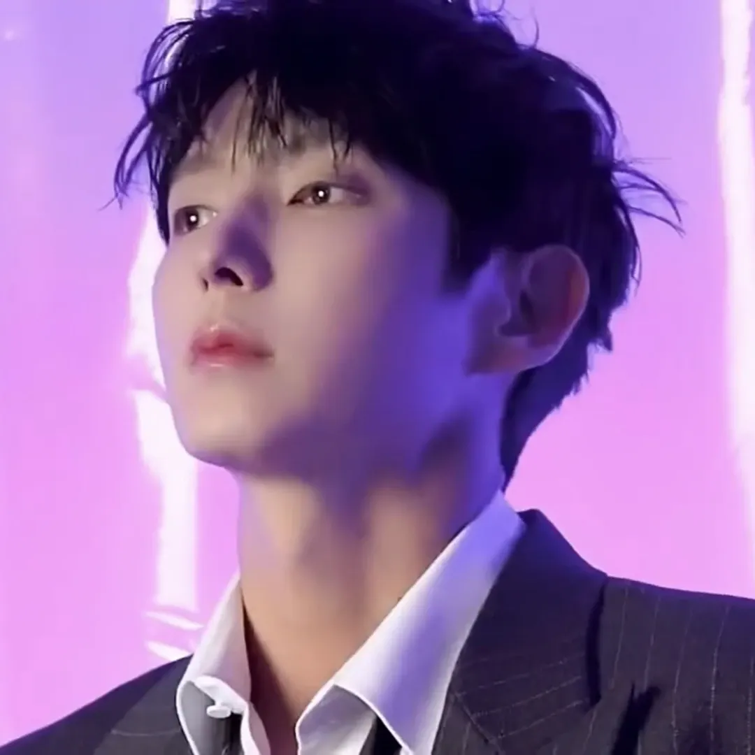 A moment captured by a fan of Lee Joongi