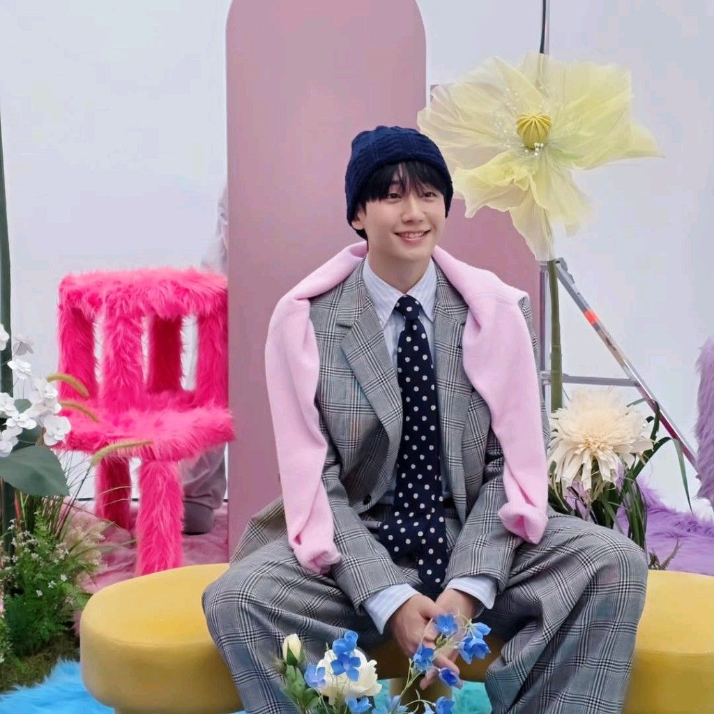 粉丝拍下的丁海寅瞬间