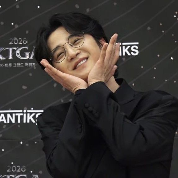 Behind-the-scenes cut of Park Jihoo (Mr. Trot 3)