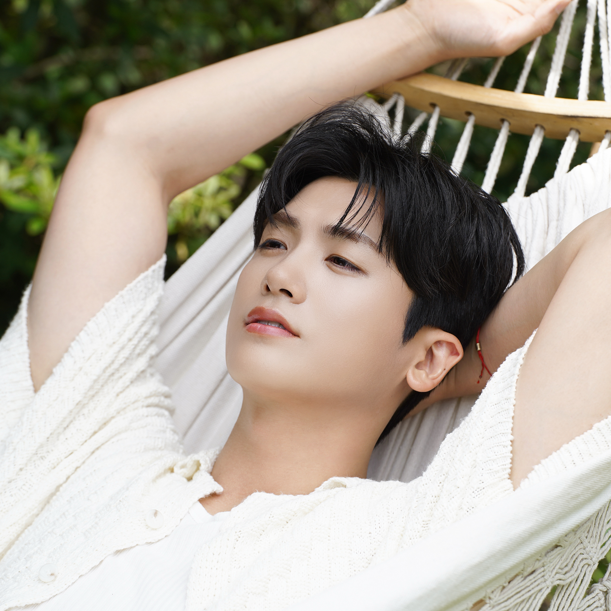 A moment captured by a fan of Park Hyungsik