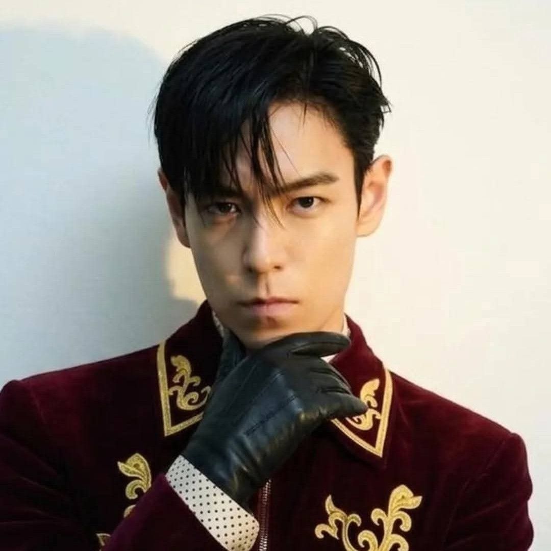 崔胜铉 (T.O.P)的最新照片