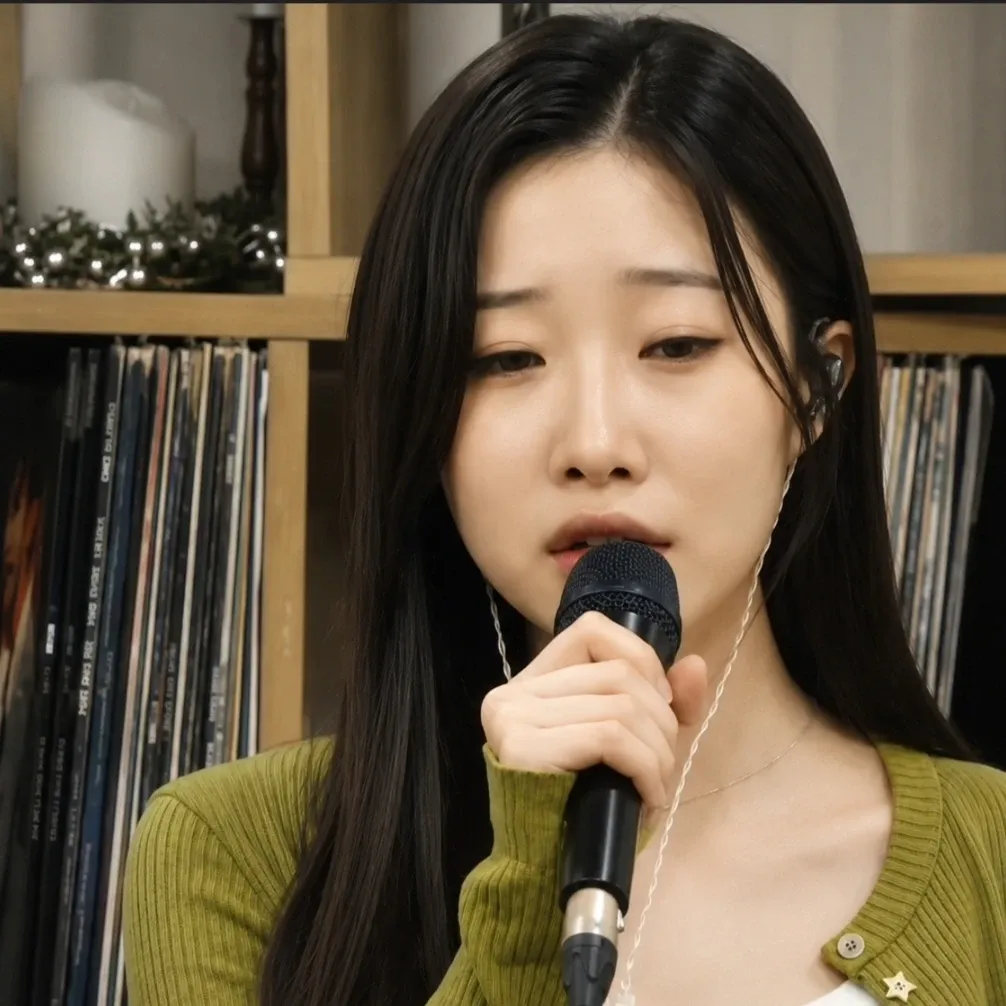 Recent activity shot of Jung Seojoo