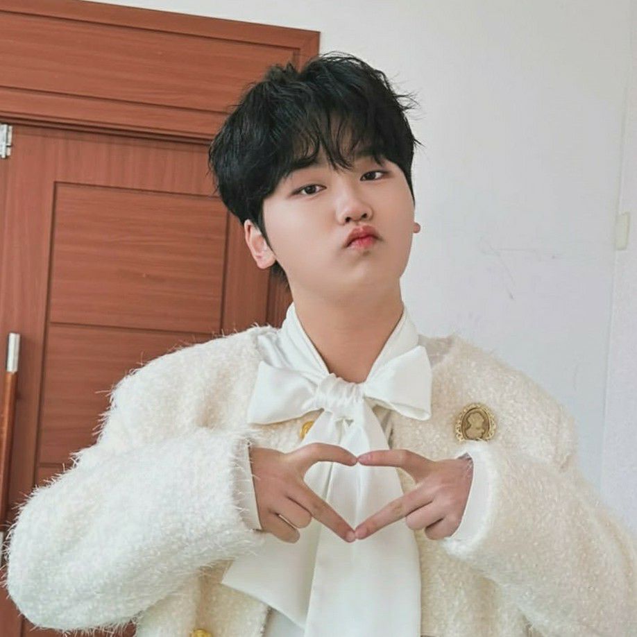 Recent activity shot of Park Sungon