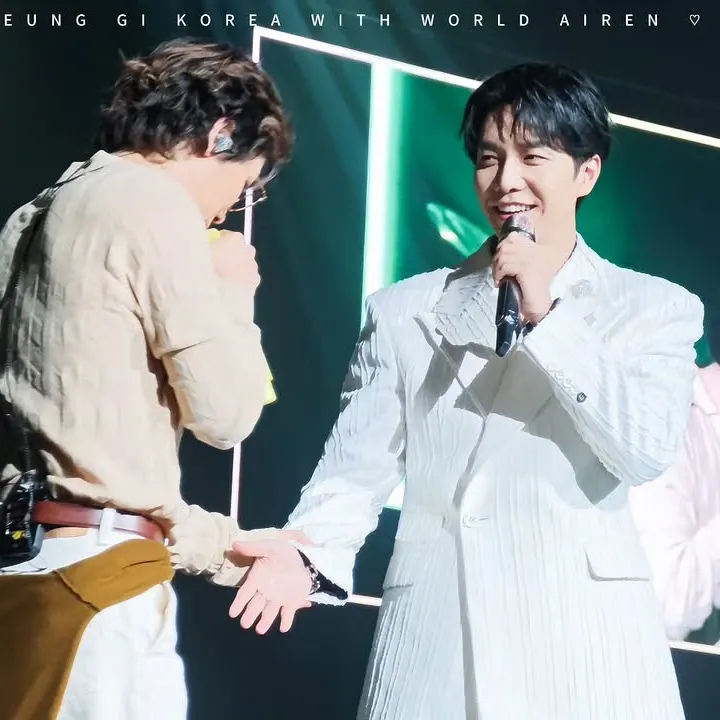 Foto terbaru dari Lee Seunggi