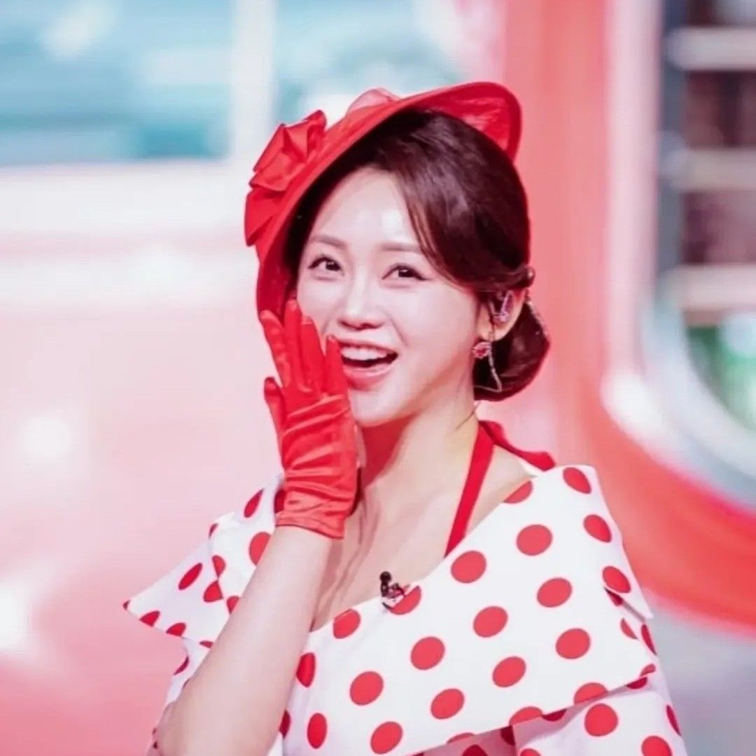 Foto terbaru dari Hong Jiyoon