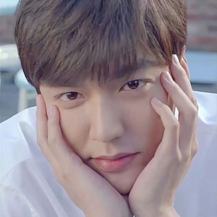 イ・ミンホの最近の活動ショット