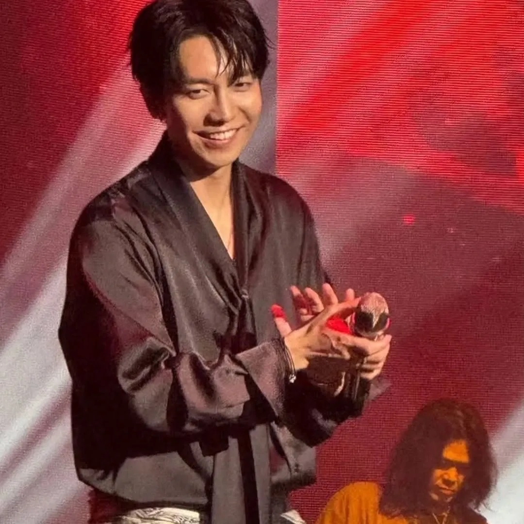 Foto kegiatan terbaru dari Lee Seunggi