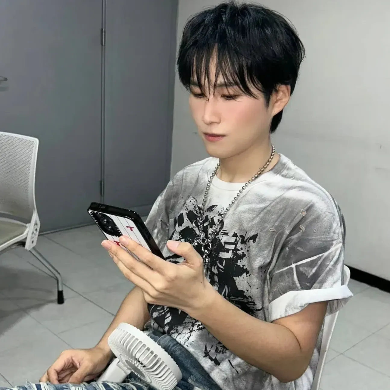 Behind-the-scenes cut of Kim Heejae