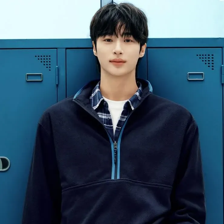 Recent activity shot of Byeon Wooseok