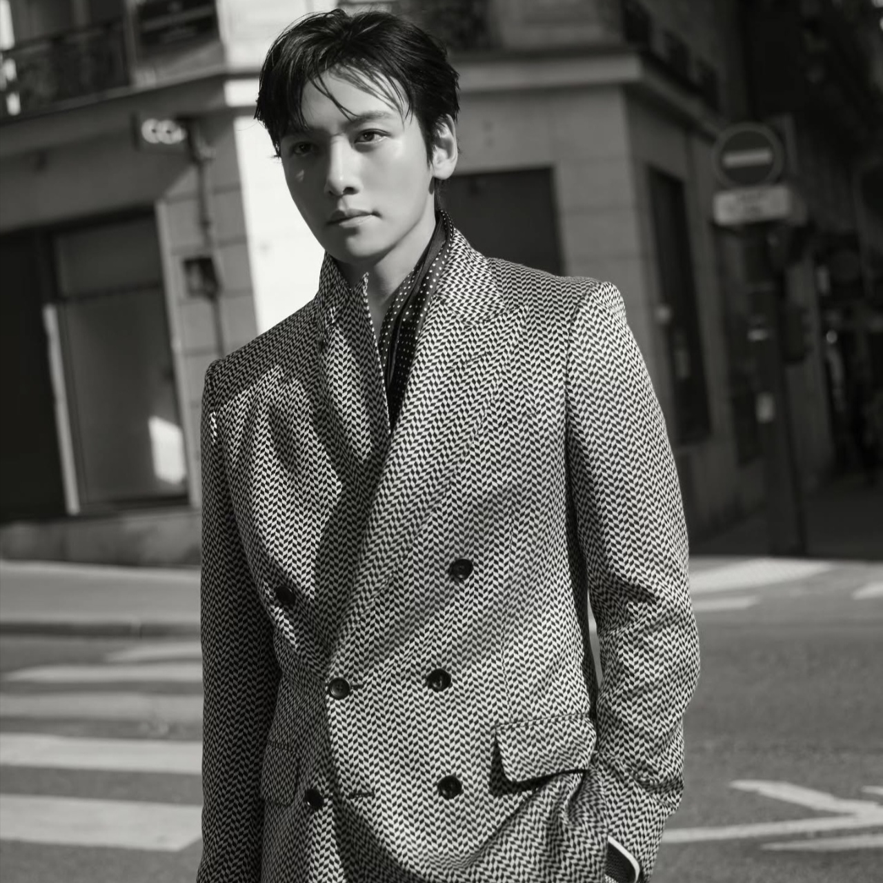 Behind-the-scenes cut of Ji Changwook