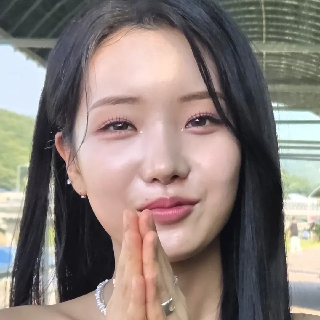 Recent activity shot of Kim Soyeon (2004)