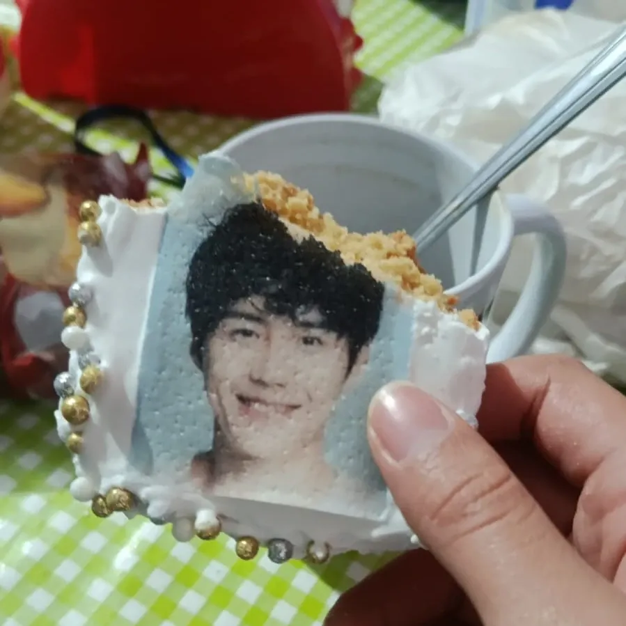 Foto kegiatan terbaru dari Kim Seonho
