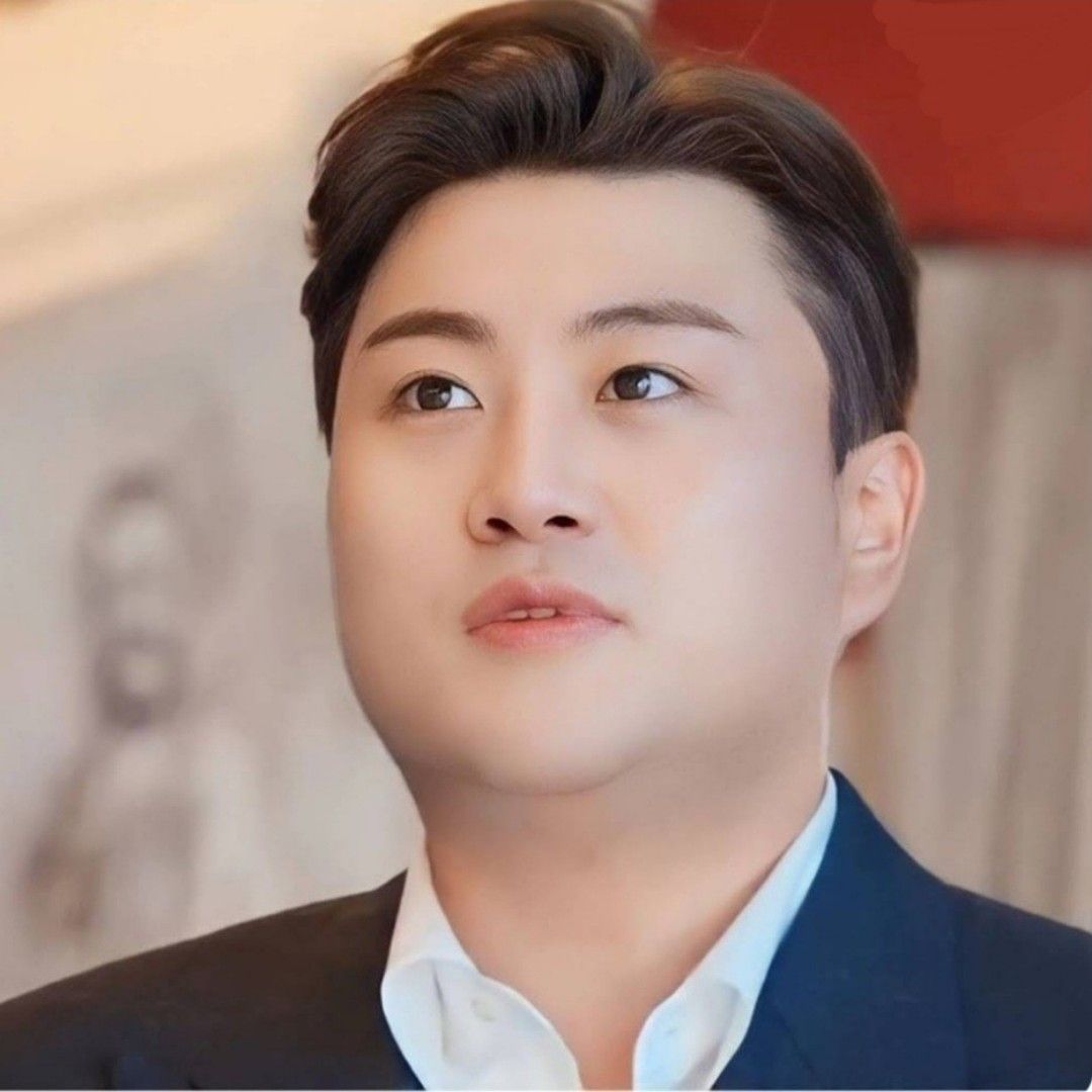 キム・ホジュンの最近の活動ショット