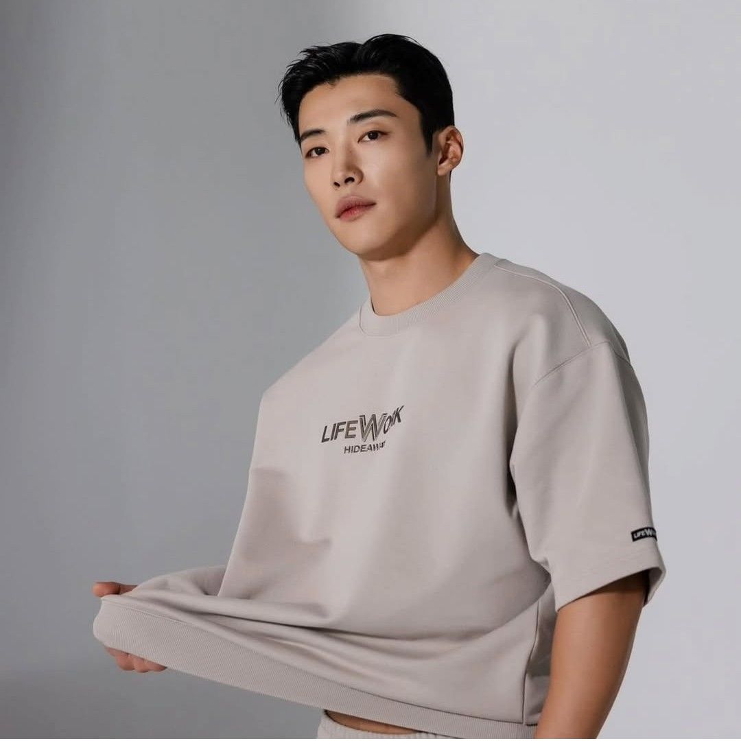 A moment captured by a fan of Woo Dohwan