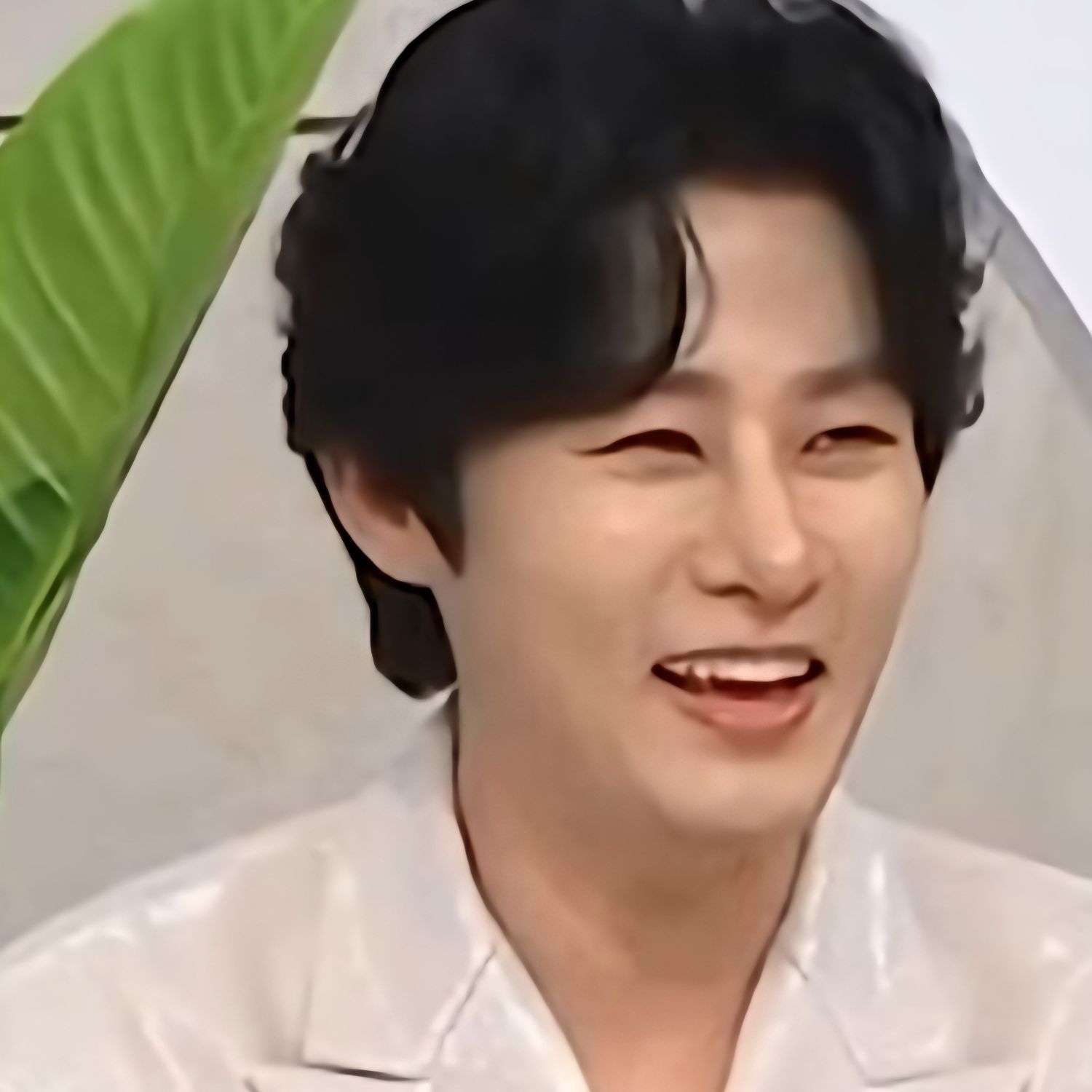 Behind-the-scenes cut of Kang Moonkyung