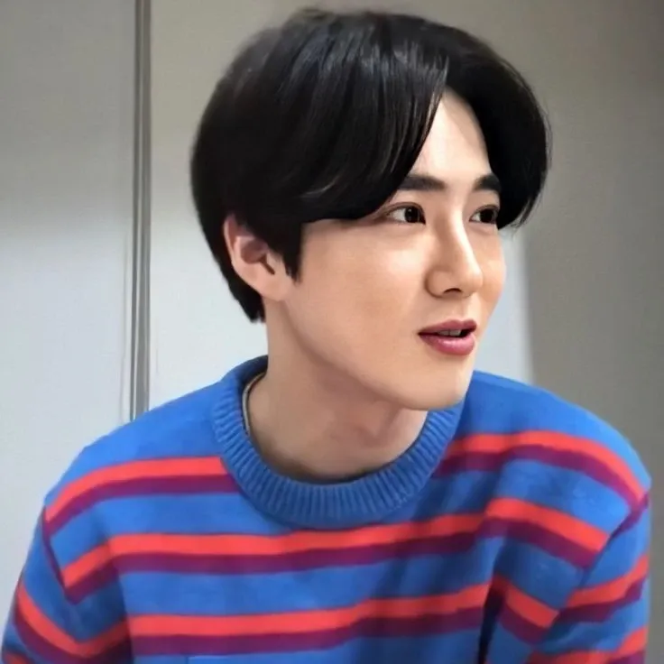 A moment captured by a fan of Suho