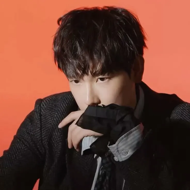 Behind-the-scenes cut of Yim Siwan