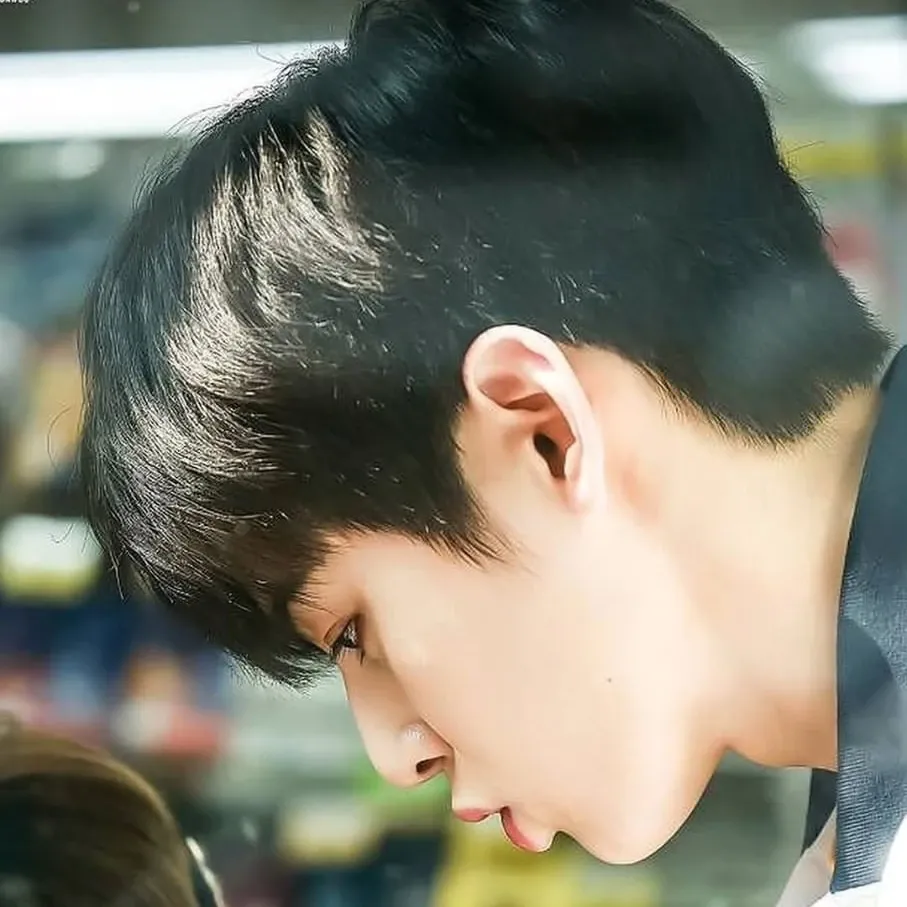 Recent activity shot of Cha Eunwoo