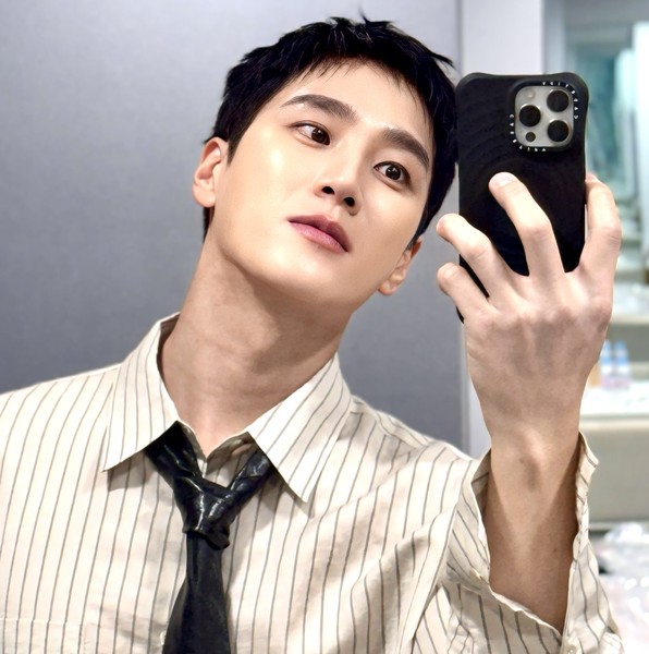 Today’s standout profile photo of Ahn Bohyun on Choeaedol Celeb