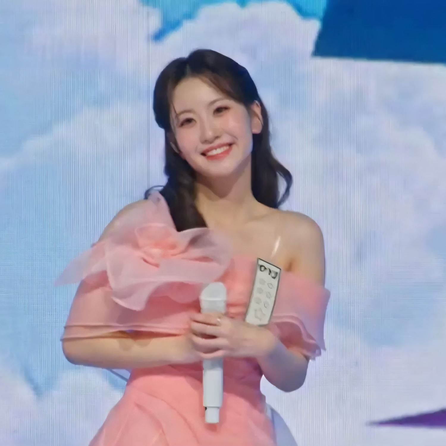 Latest photo of Oh Yujin