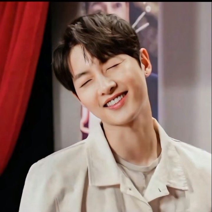 Momen yang diabadikan oleh penggemar Song Joongki