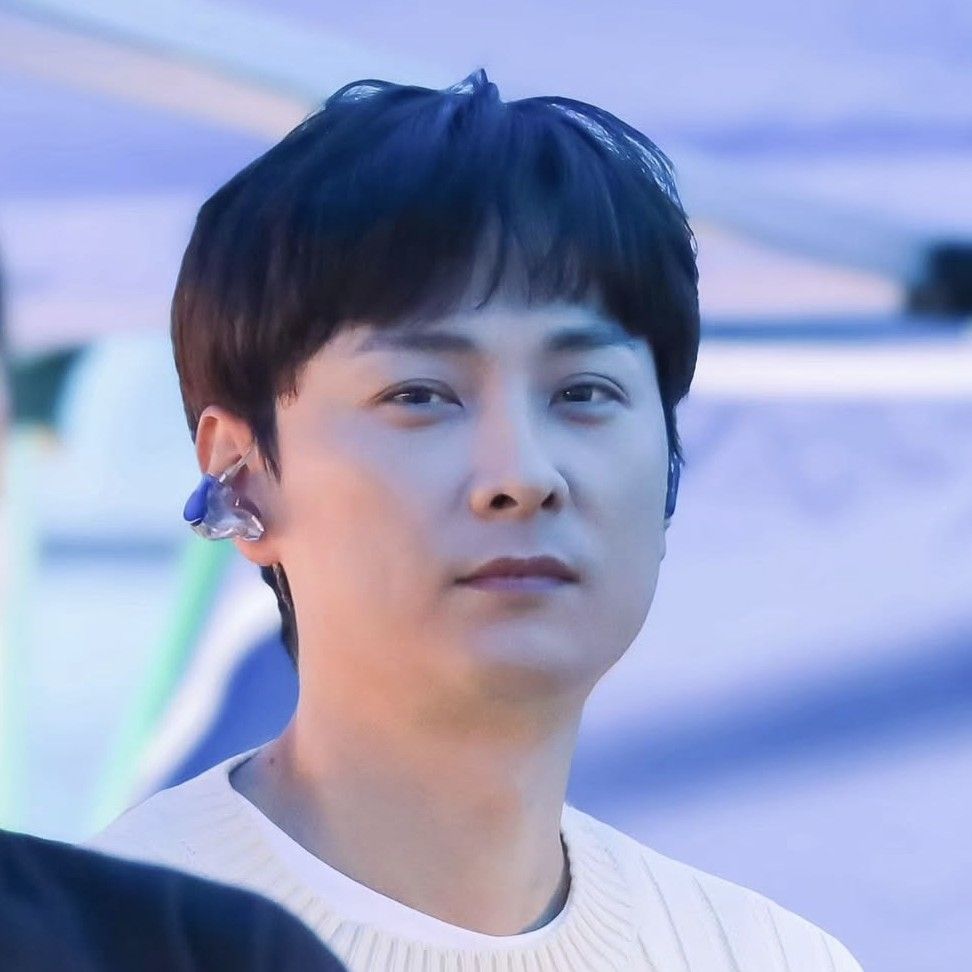 Recent activity shot of Min Kyunghoon