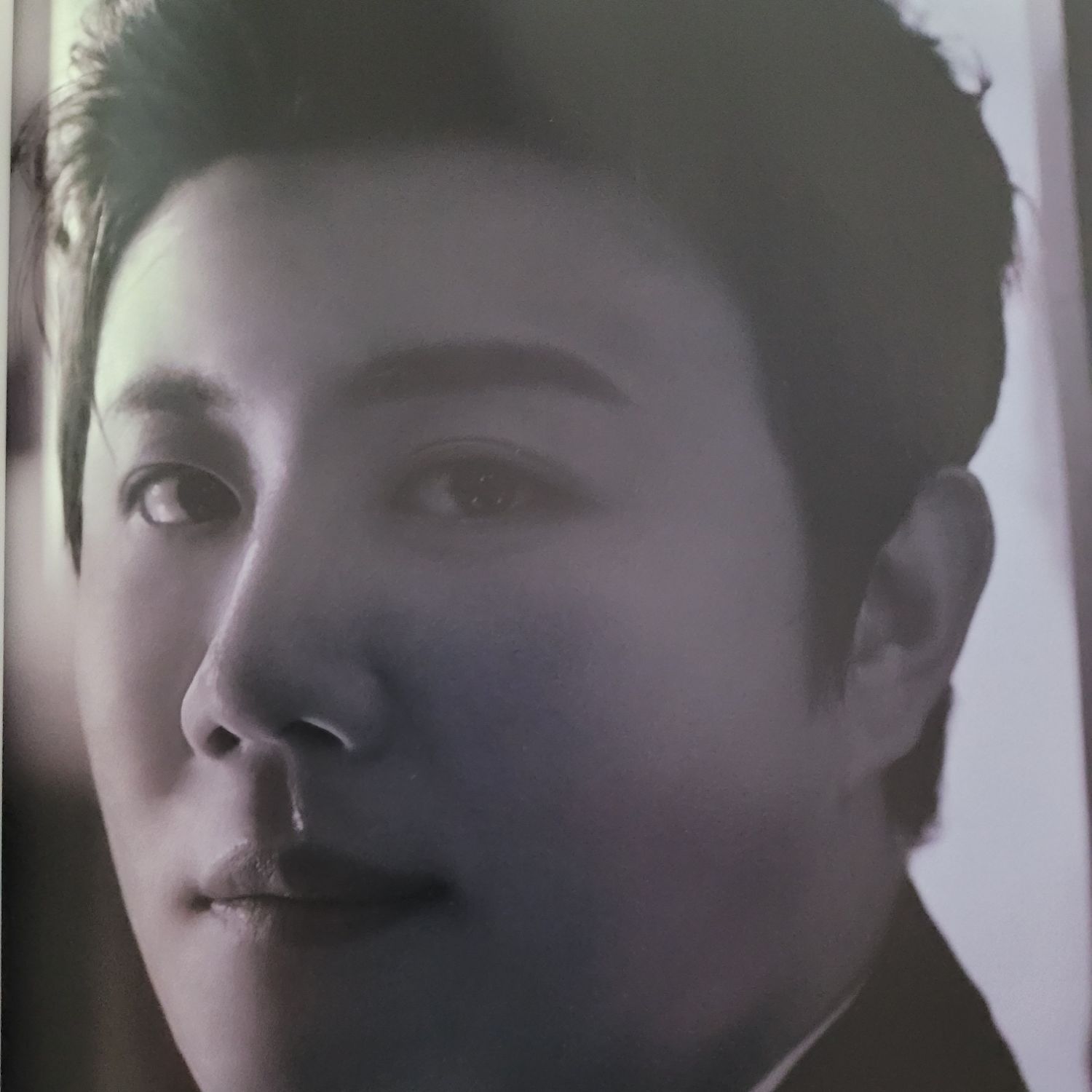 진해성의 비하인드 컷