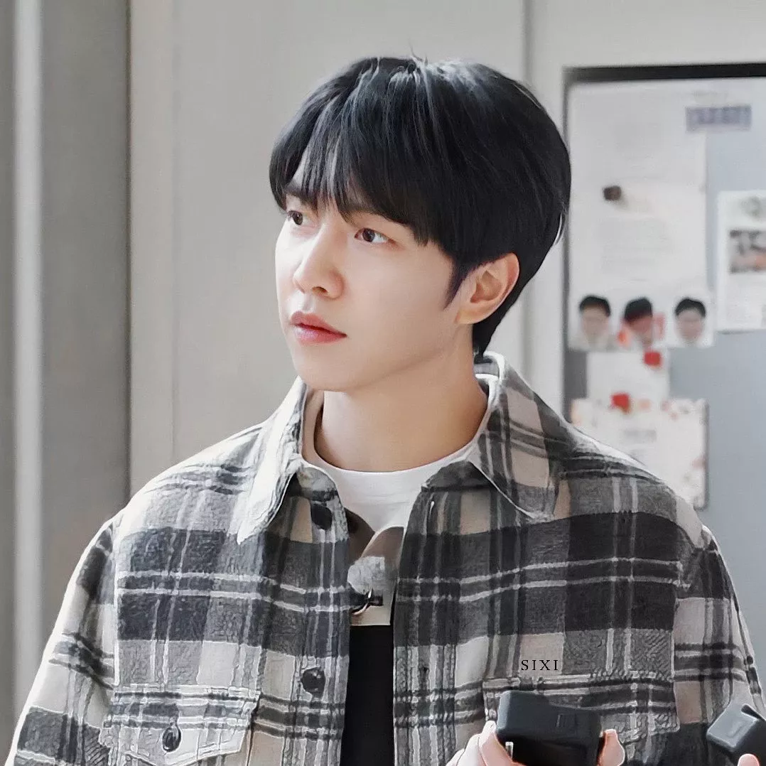 Cuplikan di balik layar dari Lee Seunggi