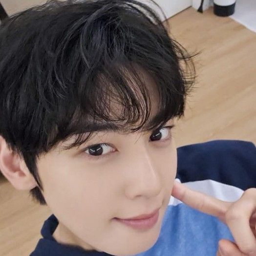 Latest photo of Cha Eunwoo